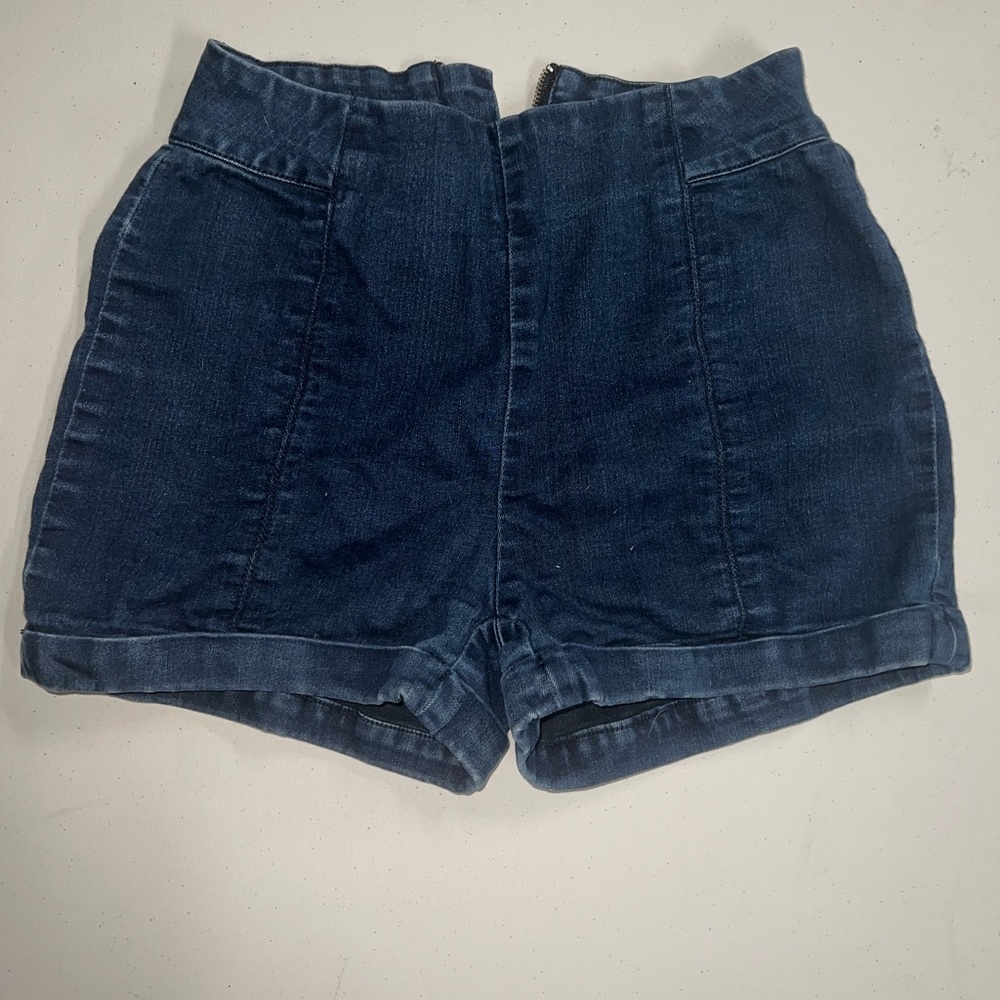 retro vintage blue jean 60’s style shorts
